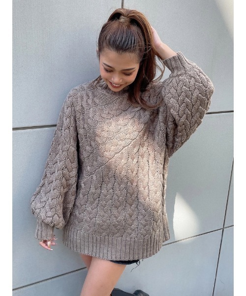 EGOIST（エゴイスト）の「ケーブルボリュームニットトップス（ニット/セーター・レディース・ブラック/アイボリー/ライトブラウン・FREE）」の3枚目の写真