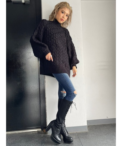 EGOIST（エゴイスト）の「ケーブルボリュームニットトップス（ニット/セーター・レディース・ブラック/アイボリー/ライトブラウン・FREE）」の4枚目の写真