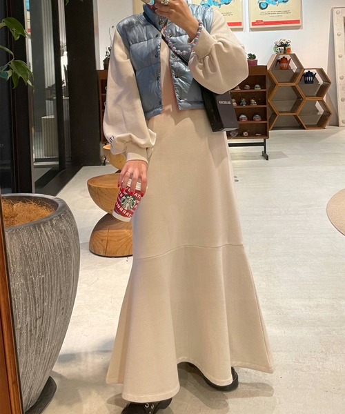 Alley by w closet（アリーバイダブルクローゼット）の「【Alley】刺繍入りスエットマーメイドワンピース（ワンピース・レディース・スモークグレー/スミクロ/グリーン・FREE）」の2枚目の写真