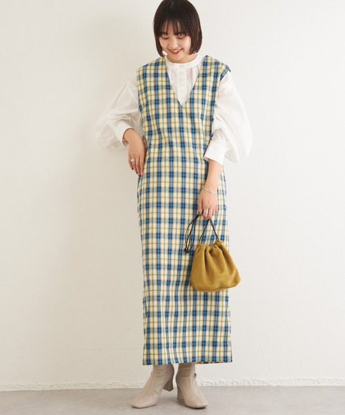 LAVEANGE（ラビアンジェ）の「釦ディティールブラウス（シャツ/ブラウス・レディース・オフホワイト/イエロー/グリーン/ライトブルー・3L/L/M/4L/LL）」の6枚目の写真