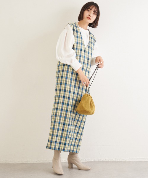 LAVEANGE（ラビアンジェ）の「釦ディティールブラウス（シャツ/ブラウス・レディース・オフホワイト/イエロー/グリーン/ライトブルー・3L/L/M/4L/LL）」の7枚目の写真