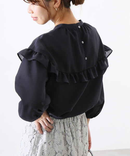 La TOTALITE（ラトータリテ）の「シアーフリル切り替えブラウス◆（シャツ/ブラウス・レディース・ホワイト/グレー/ネイビー・FREE）」の3枚目の写真