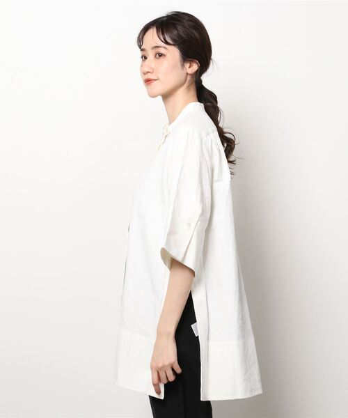 STUDIO NICHOLSON(スタジオニコルソン)の「スタジオニコルソン STUDIO NICHOLSON / SUMA HALF PLACKET SHIRT(シャツ/ブラウス・レディース・オフホワイト・000)」の2枚目の写真