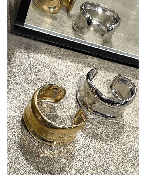 EMODA（エモダ）の「タンクワイドブレスレット（バングル/リストバンド・レディース・シルバー/ゴールド・FREE）」の3枚目の写真