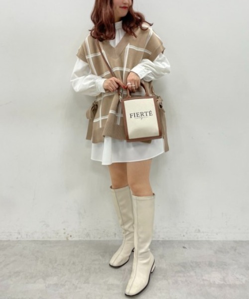 one after another NICE CLAUP（ワンアフターアナザーナイスクラップ）の「サイドリボンチェックニットベスト（ベスト・レディース・ホワイト系その他/ブラック系その他/ベージュ系その他・FREE）」の15枚目の写真