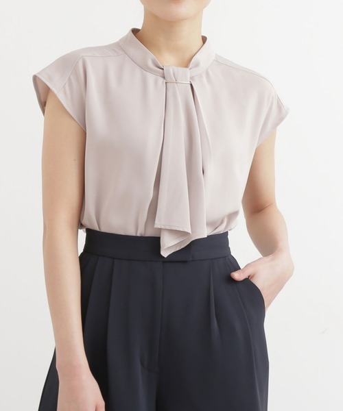 NATURAL BEAUTY BASIC(ナチュラルビューティーベーシック)の「メタルポイントボウタイブラウス(シャツ/ブラウス・レディース・ブラック/ベージュ/オフホワイト・マルチサイズ)」の12枚目の写真