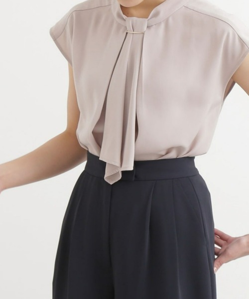 NATURAL BEAUTY BASIC(ナチュラルビューティーベーシック)の「メタルポイントボウタイブラウス(シャツ/ブラウス・レディース・ブラック/ベージュ/オフホワイト・マルチサイズ)」の9枚目の写真