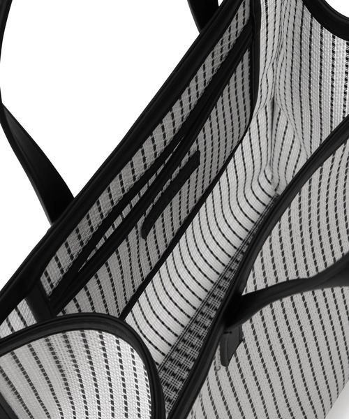 ADAM ET ROPE'（アダムエロペ）の「【PC・A4対応】メッシュスクエアトートバッグ（トートバッグ・レディース・ダークブラウン/ブラック系その他・FREE）」の11枚目の写真