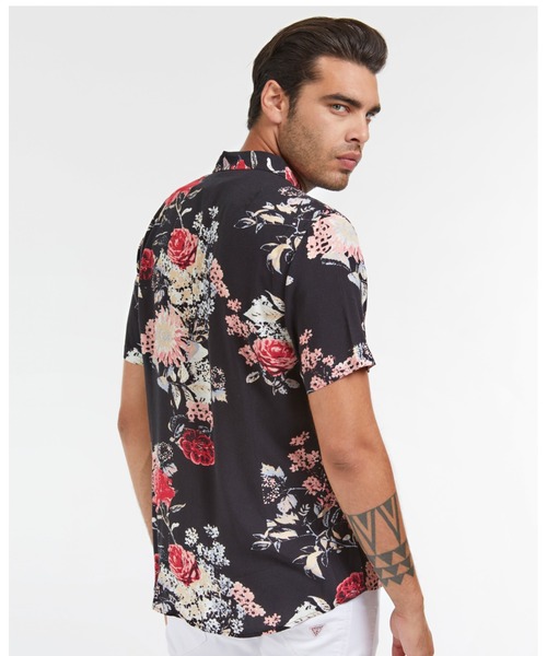 Guess（ゲス）の「Eco Grand Floral Shirt（シャツ/ブラウス・メンズ・ブラック・LARGE/MEDIUM/X-LARGE/SMALL）」の2枚目の写真