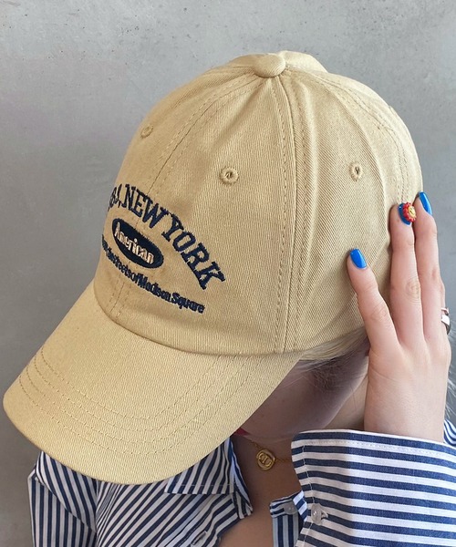 apres jour mignon（アプレジュールミニョン）の「【apresjour mignon×ARIAZ】刺繍キャップ（キャップ・レディース・グリーン/ライトベージュ・ONESIZE）」の2枚目の写真