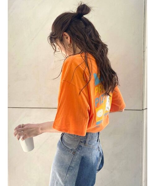 Ungrid（アングリッド）の「PIZZAロゴルーズTee（Tシャツ/カットソー・レディース・ベージュ/オフホワイト/オレンジ/ブルー・FREE）」の4枚目の写真