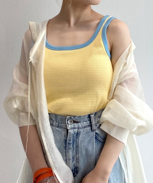 w closet(ダブルクローゼット)の「カップ付きバッククロスタンクトップ(タンクトップ・レディース・グリーン/ピンク系その他/ホワイト×イエロー・FREE)」の2枚目の写真