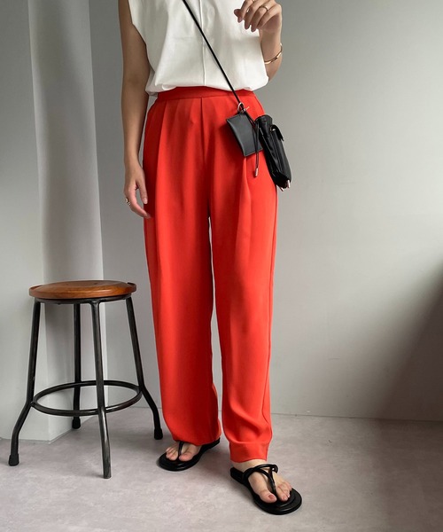 CAPRICIEUX LE'MAGE(カプリシューレマージュ)の「〈新色/レッド〉タックストレートパンツ(その他パンツ・レディース・ピンク/レッド/ベージュ/ブラック・38/36)」の16枚目の写真