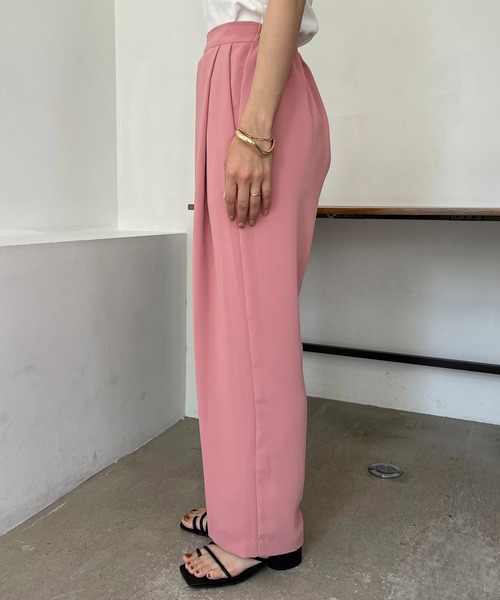 CAPRICIEUX LE'MAGE(カプリシューレマージュ)の「〈新色/レッド〉タックストレートパンツ(その他パンツ・レディース・ピンク/レッド/ベージュ/ブラック・38/36)」の7枚目の写真