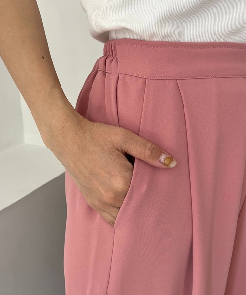 CAPRICIEUX LE'MAGE(カプリシューレマージュ)の「〈新色/レッド〉タックストレートパンツ(その他パンツ・レディース・ピンク/レッド/ベージュ/ブラック・38/36)」の11枚目の写真