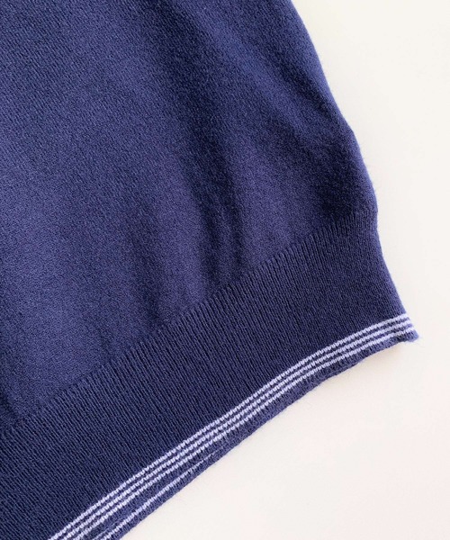 Q（キュー）の「衿フリルハイネックニット（ニット/セーター・レディース・ネイビー/アイボリー・MEDIUM）」の9枚目の写真