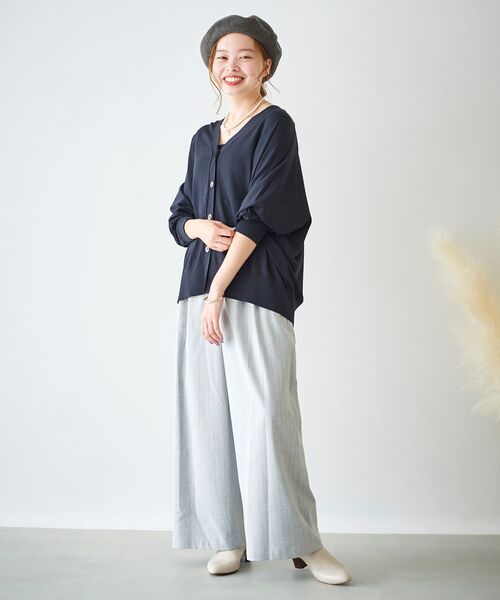 le.coeur blanc（ルクールブラン）の「ドルマンシルエット長袖ニットカーディガン（カーディガン/ボレロ・レディース・パープル/ネイビー/オリーブ・38）」の12枚目の写真