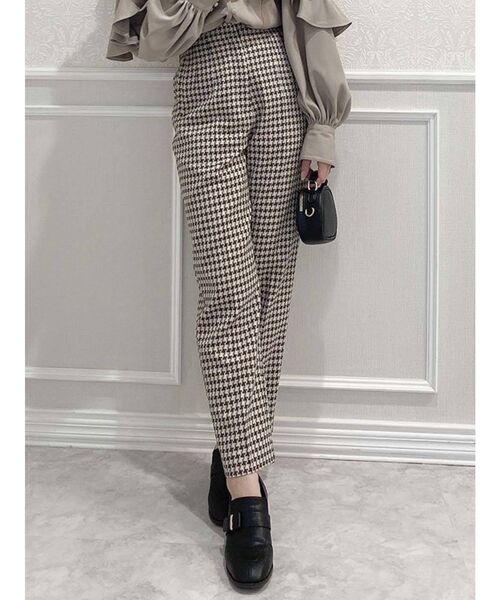 dazzlin（ダズリン）の「ハイウエストタックパンツ（その他パンツ・レディース・ブラック/ダークブラウン/ネイビー/ブラウン・SMALL/MEDIUM）」の4枚目の写真