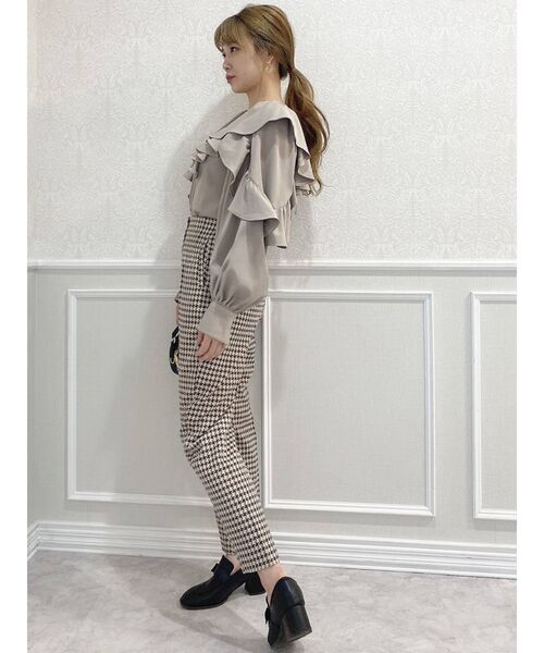 dazzlin（ダズリン）の「ハイウエストタックパンツ（その他パンツ・レディース・ブラック/ダークブラウン/ネイビー/ブラウン・SMALL/MEDIUM）」の22枚目の写真