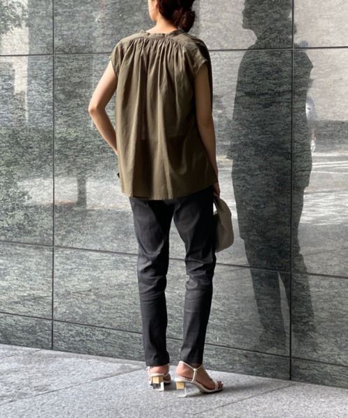 BEARDSLEY（ビアズリー）の「【低身長・背側ゴム・高身長にも3サイズ展開】リネンストレッチスリムタックパンツ（その他パンツ・レディース・ブラック/ベージュ・1/2/0）」の8枚目の写真