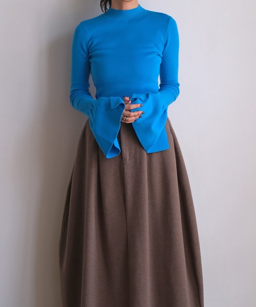 AKTE(アクテ)の「フレアスリーブタイトハイネックニットプルオーバー(ニット/セーター・レディース・ブラック/オフホワイト/グリーン/ホワイト×ブラック/チャコールグレー/オレンジ/ブルー・FREE)」の16枚目の写真