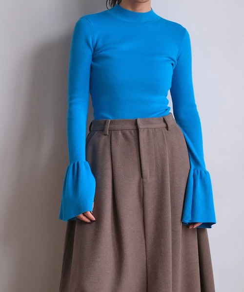 AKTE（アクテ）の「フレアスリーブタイトハイネックニットプルオーバー