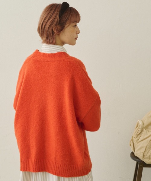 MERLOT（メルロー）の「Vネックカラーカーディガン（カーディガン/ボレロ・レディース・オレンジ/グリーン/ブルー・FREE）」の11枚目の写真