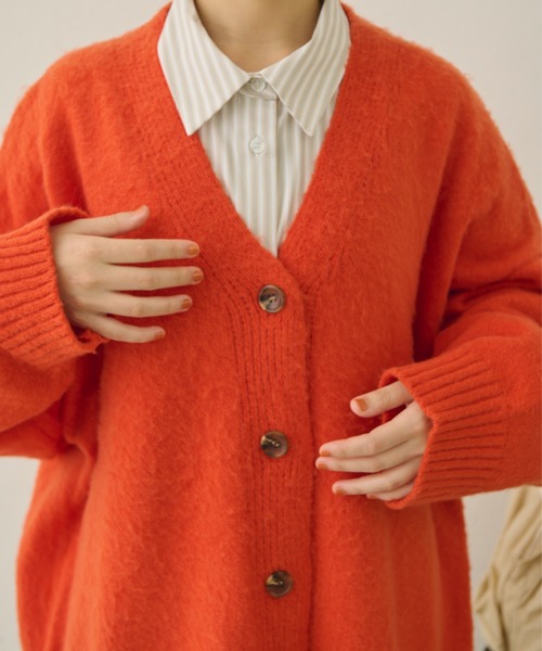 MERLOT（メルロー）の「Vネックカラーカーディガン（カーディガン/ボレロ・レディース・オレンジ/グリーン/ブルー・FREE）」の20枚目の写真