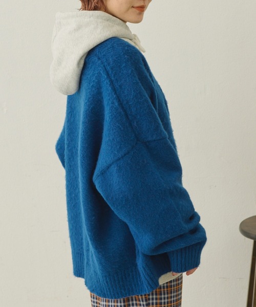 MERLOT（メルロー）の「Vネックカラーカーディガン（カーディガン/ボレロ・レディース・オレンジ/グリーン/ブルー・FREE）」の18枚目の写真