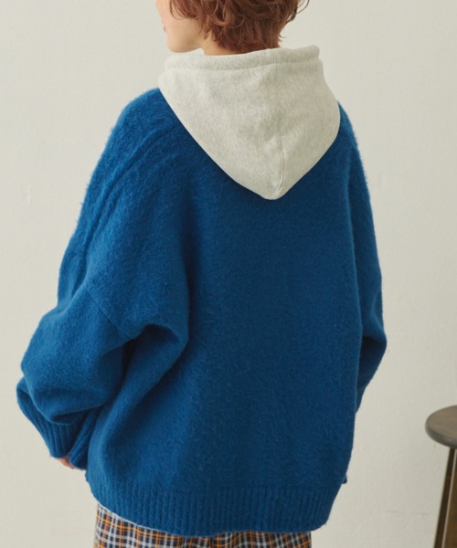 MERLOT（メルロー）の「Vネックカラーカーディガン（カーディガン/ボレロ・レディース・オレンジ/グリーン/ブルー・FREE）」の17枚目の写真