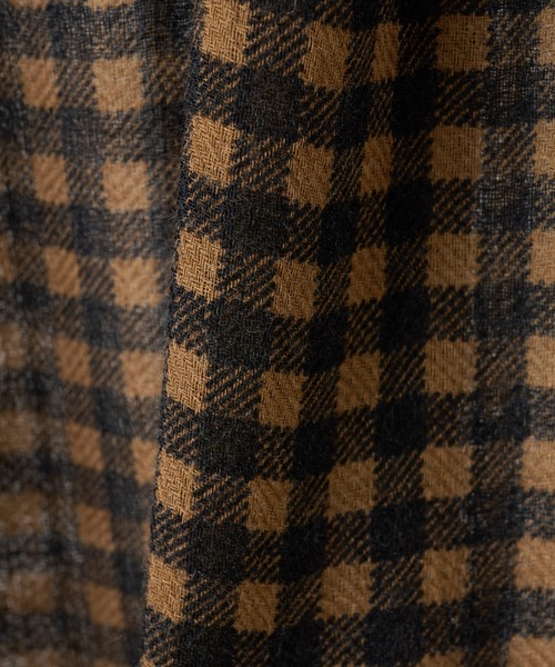 BEARDSLEY（ビアズリー）の「《VALENTINA C》チェックストール（ストール/ショール・レディース・ベージュ/ブラウン・FREE）」の4枚目の写真