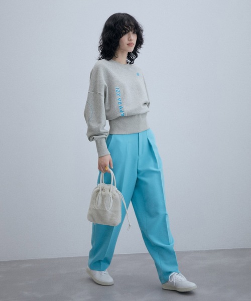 ADAM ET ROPE'（アダムエロペ）の「【サステナブル】PAPARAZZI ロゴスウェット（スウェット・レディース・ホワイト/ライトグレー/サックスブルー・FREE）」の16枚目の写真