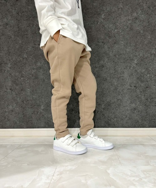 THE CASUAL（カジュアル）の「【ユニセックス】2タイプ　裏起毛スウェットパンツ（スウェットパンツ・キッズ・グレイッシュベージュ/ネイビー系/ブラック/グレー系1/ダークグリーン/ベージュ/グレー系/ヘザーチャコール/ダークグリーン系/キャメル/ブラック系/ネイビー/ブラウン系1/杢グレー/ベージュ系/ブラウン/チャコール/ブラウン系/ベージュ系1/グレー系2・160cm/140cm/120cm/150cm/130cm/110cm）」の15枚目の写真