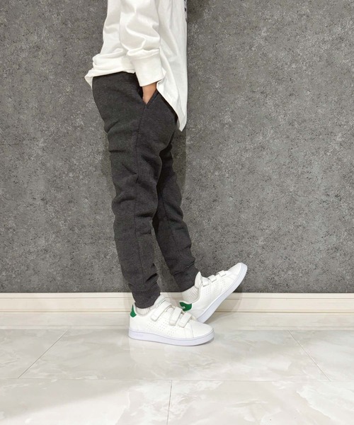 THE CASUAL（カジュアル）の「【ユニセックス】2タイプ　裏起毛スウェットパンツ（スウェットパンツ・キッズ・グレイッシュベージュ/ネイビー系/ブラック/グレー系1/ダークグリーン/ベージュ/グレー系/ヘザーチャコール/ダークグリーン系/キャメル/ブラック系/ネイビー/ブラウン系1/杢グレー/ベージュ系/ブラウン/チャコール/ブラウン系/ベージュ系1/グレー系2・160cm/140cm/120cm/150cm/130cm/110cm）」の5枚目の写真