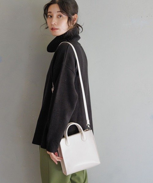 LEPSIM（レプシィム）の「スクエアハンドルショルダー　163398（ショルダーバッグ・レディース・アイボリー/ブラック/ベージュ・ONE SIZE）」の2枚目の写真