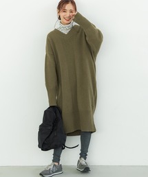 Vネックニットワンピース