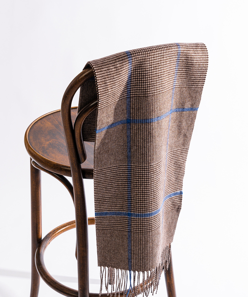 PIACENZA(ピアチェンツァ)の「【PIACENZA / ピアチェンツァ】ILLINOIS シルクカシミヤ Wフェイス チェック マフラー(マフラー・メンズ・チャコールグレー/ブルー・FREE)」の1枚目の写真