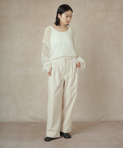 Lull（ルル）の「【Lull / ルル】タックストレートパンツ（スラックス・レディース・アイボリー/ブラウン/グレイッシュベージュ/ブラック・ONESIZE）」の2枚目の写真
