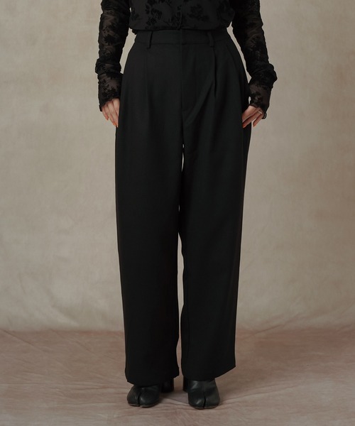 Lull（ルル）の「【Lull / ルル】タックストレートパンツ（スラックス・レディース・アイボリー/ブラウン/グレイッシュベージュ/ブラック・ONESIZE）」の3枚目の写真