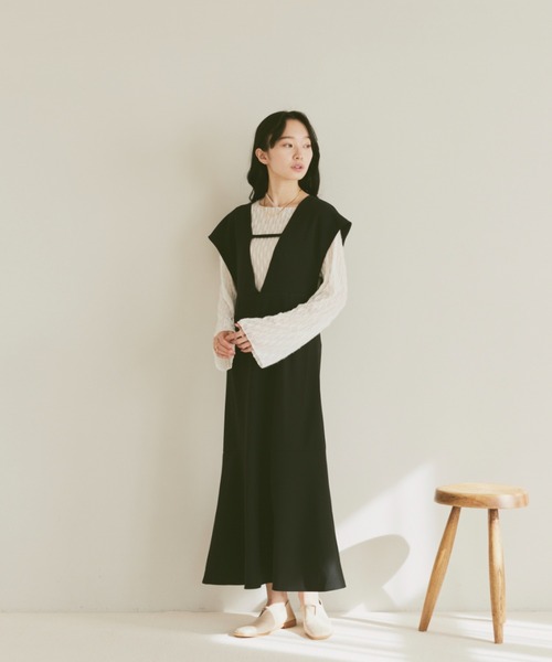 moi tytto(モイテュット)の「リバーシブルVネックマーメードワンピース(ワンピース・レディース・ブラック/ブラウン/ベージュ・FREE)」の10枚目の写真