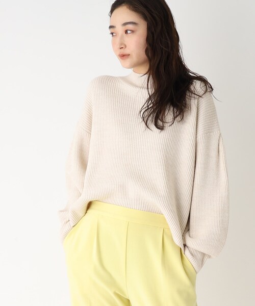 OPAQUE.CLIP（オペークドットクリップ）の「◆【COFIL／コフィル】ミドルゲージ ボリュームスリーブニット（ニット/セーター・レディース・ブルー/ベージュ/レモンイエロー/黄緑系8/オレンジ/オフホワイト/パープル系4/ブラック系7・36/38/40）」の2枚目の写真