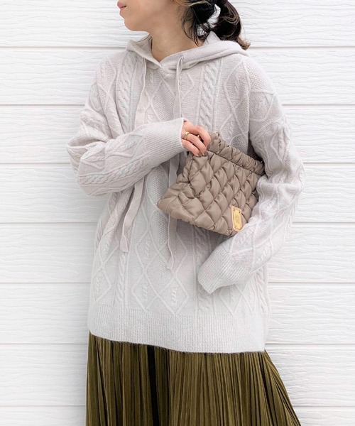 Q(キュー)の「ケーブルニットパーカー(ニット/セーター・レディース・アイボリー/ラベンダー・MEDIUM)」の2枚目の写真
