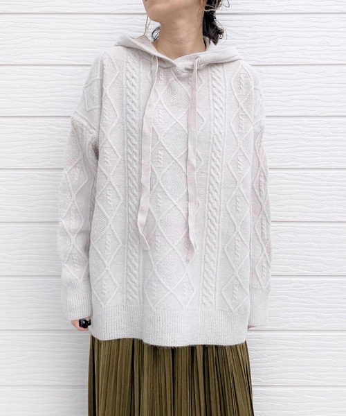 Q(キュー)の「ケーブルニットパーカー(ニット/セーター・レディース・アイボリー/ラベンダー・MEDIUM)」の6枚目の写真