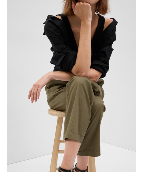 GAP(ギャップ)の「ウォッシュウェルミッドライズ ガールフレンドカーキ チノパンツ(チノパンツ・レディース・カーキ/その他・00/0/2/4/6/8/10/000)」の9枚目の写真