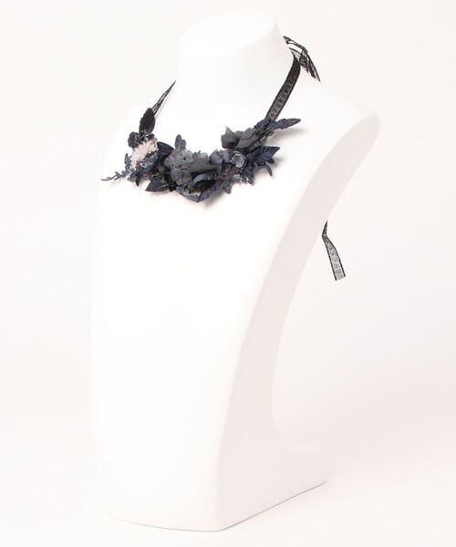 m.soeur（エムスール）の「ツルリーフとお花のネックレス（ネックレス・レディース・ブラック/ホワイト/グリーン/ブルー・FREE）」の18枚目の写真