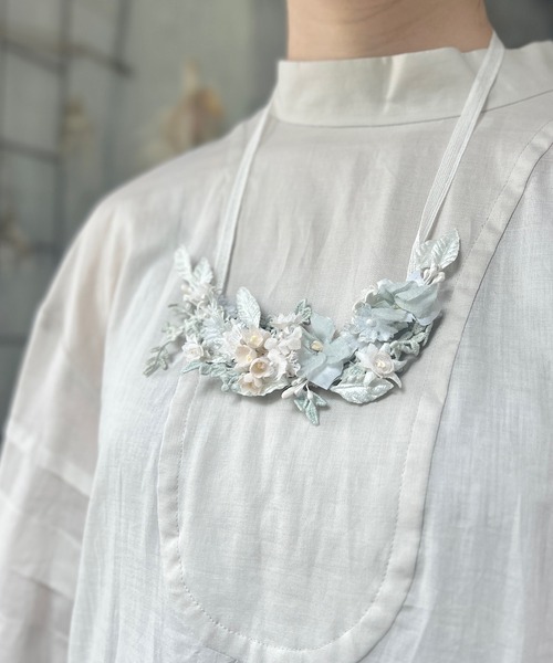 m.soeur（エムスール）の「ツルリーフとお花のネックレス（ネックレス・レディース・ブラック/ホワイト/グリーン/ブルー・FREE）」の17枚目の写真