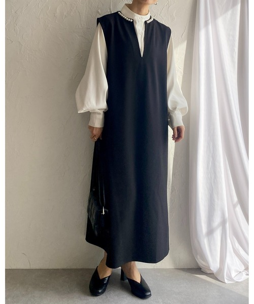 She's Closet（シーズクローゼット）の「深Vネックパールジャンスカロングワンピース（ワンピース・レディース・ブラック/グレイッシュベージュ・FREE）」の8枚目の写真
