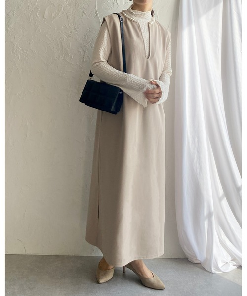 She's Closet（シーズクローゼット）の「深Vネックパールジャンスカロングワンピース（ワンピース・レディース・ブラック/グレイッシュベージュ・FREE）」の9枚目の写真