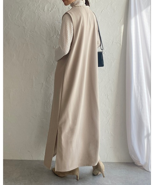 She's Closet（シーズクローゼット）の「深Vネックパールジャンスカロングワンピース（ワンピース・レディース・ブラック/グレイッシュベージュ・FREE）」の10枚目の写真