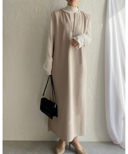She's Closet（シーズクローゼット）の「深Vネックパールジャンスカロングワンピース（ワンピース・レディース・ブラック/グレイッシュベージュ・FREE）」の12枚目の写真